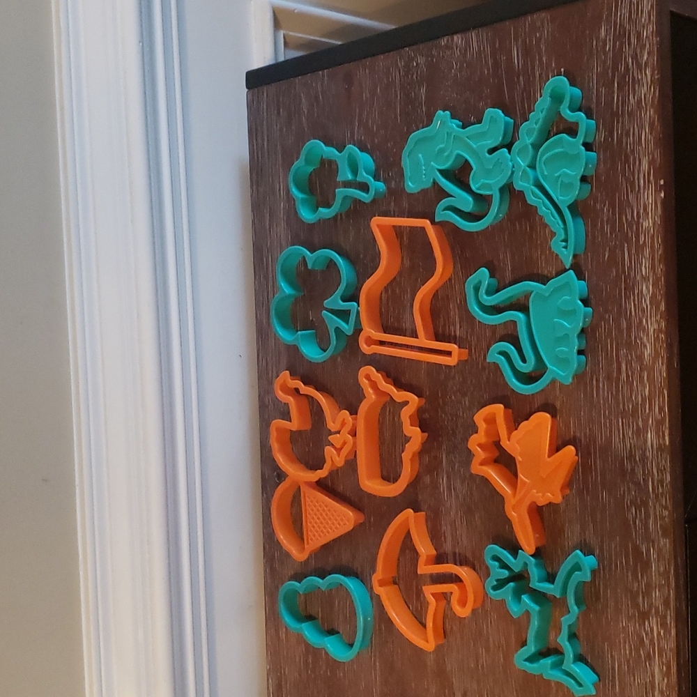 💖Host Pick X3💖 Vintage! 13 Assorted Cookie Cutters.